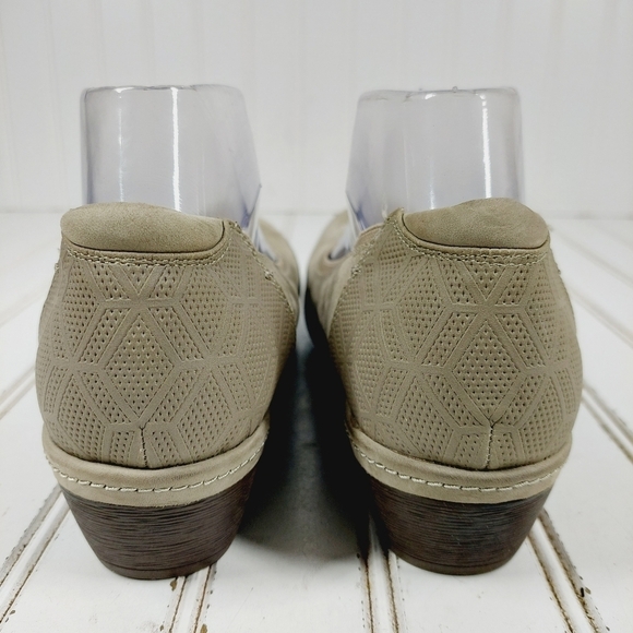 Cobb Hill by New Balance Tan Wedges with 2 pairs no-show socks 👜👠 - Picture 6 of 15